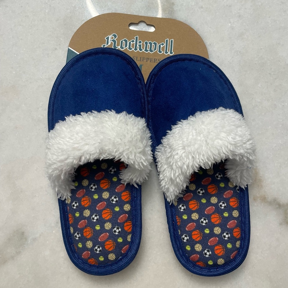 Rockwell kids slippers with cute sports print Size M medium (1-2) NWT